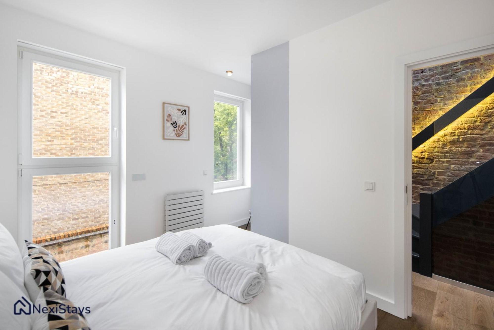 1 Min Walk To Euston Station, Modern Townhouse Appartement Londen Buitenkant foto