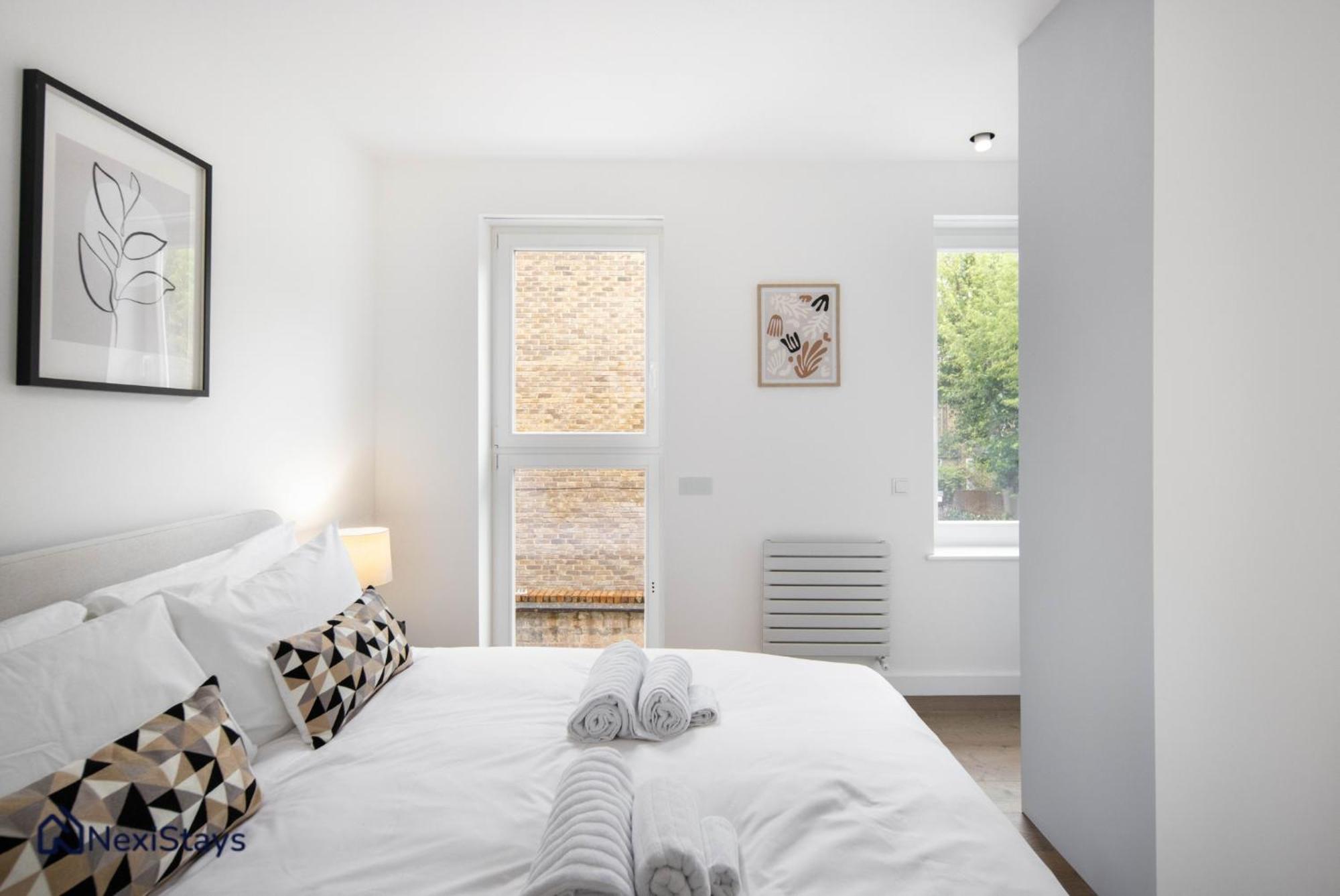 1 Min Walk To Euston Station, Modern Townhouse Appartement Londen Buitenkant foto