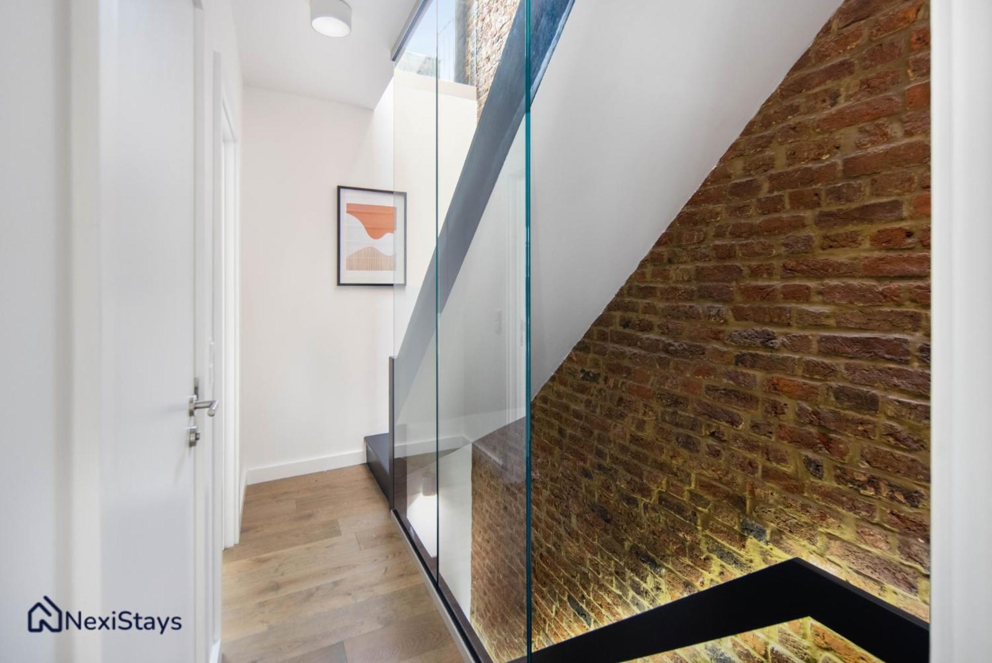 1 Min Walk To Euston Station, Modern Townhouse Appartement Londen Buitenkant foto