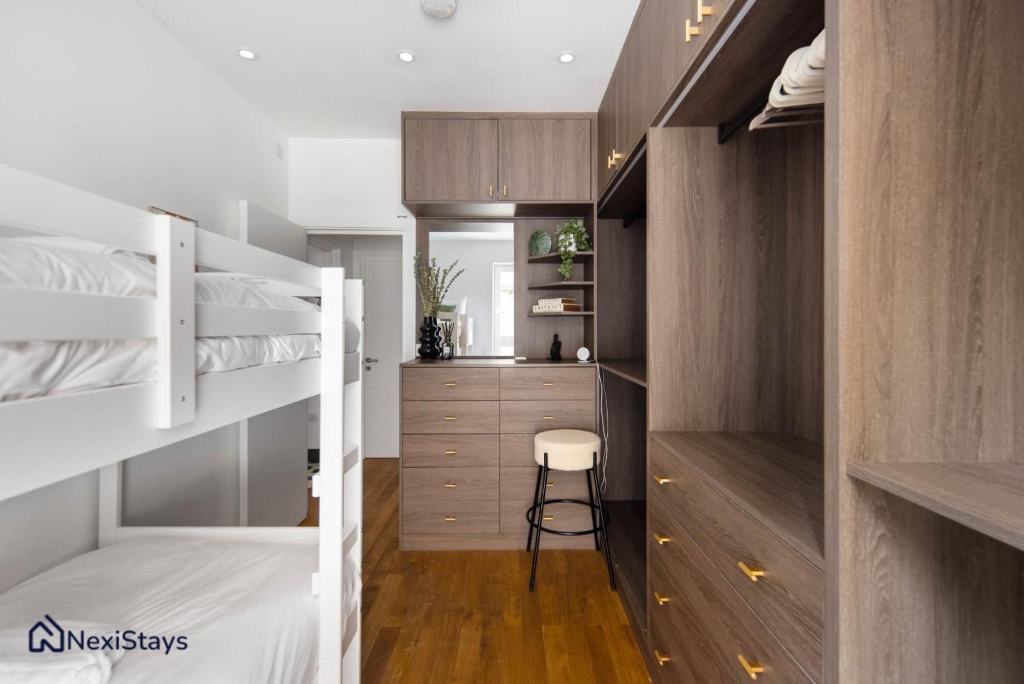 1 Min Walk To Euston Station, Modern Townhouse Appartement Londen Buitenkant foto